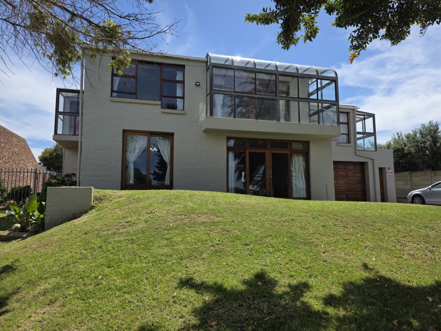 5 Bedroom Property for Sale in Bayview Western Cape